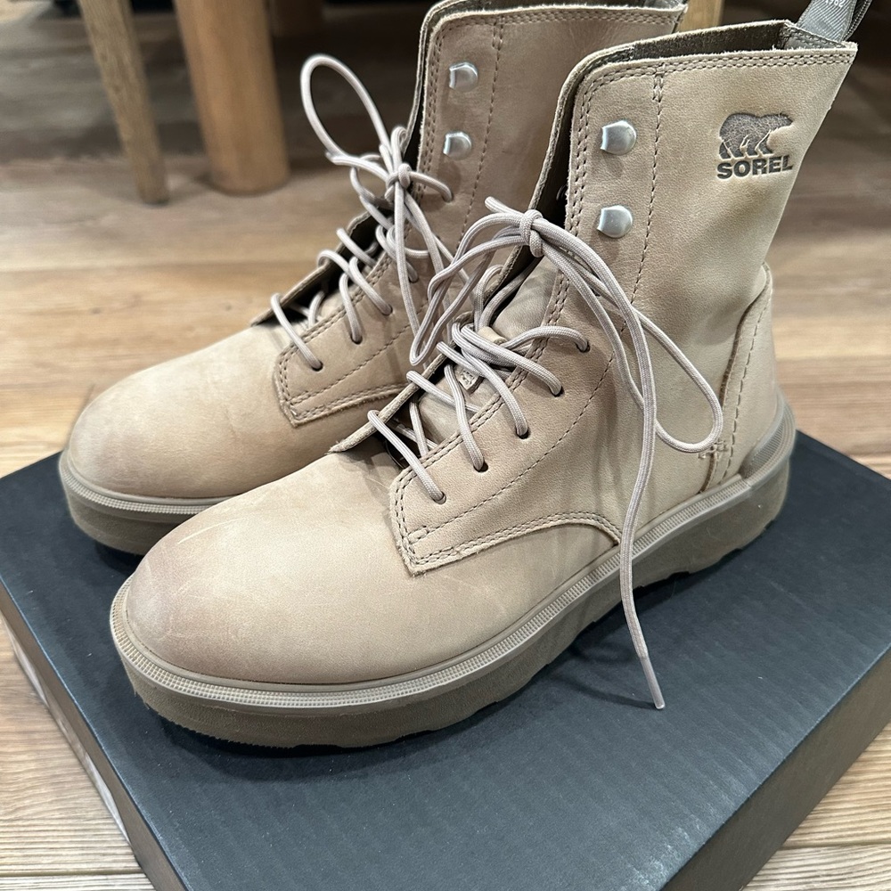 Sorel Women’s Hi-Line Lace Taupe Lug Sole Boots